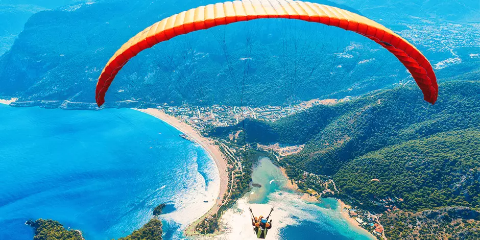 Die wunderbare Erfahrung über den Wolken: Ölüdeniz Gleitschirmfliegen